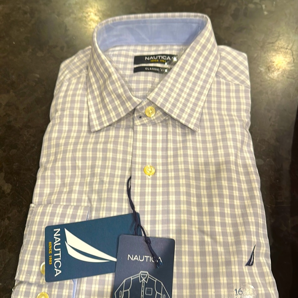 Nautica classic fit checkered pattern. Neck 16. 34/35